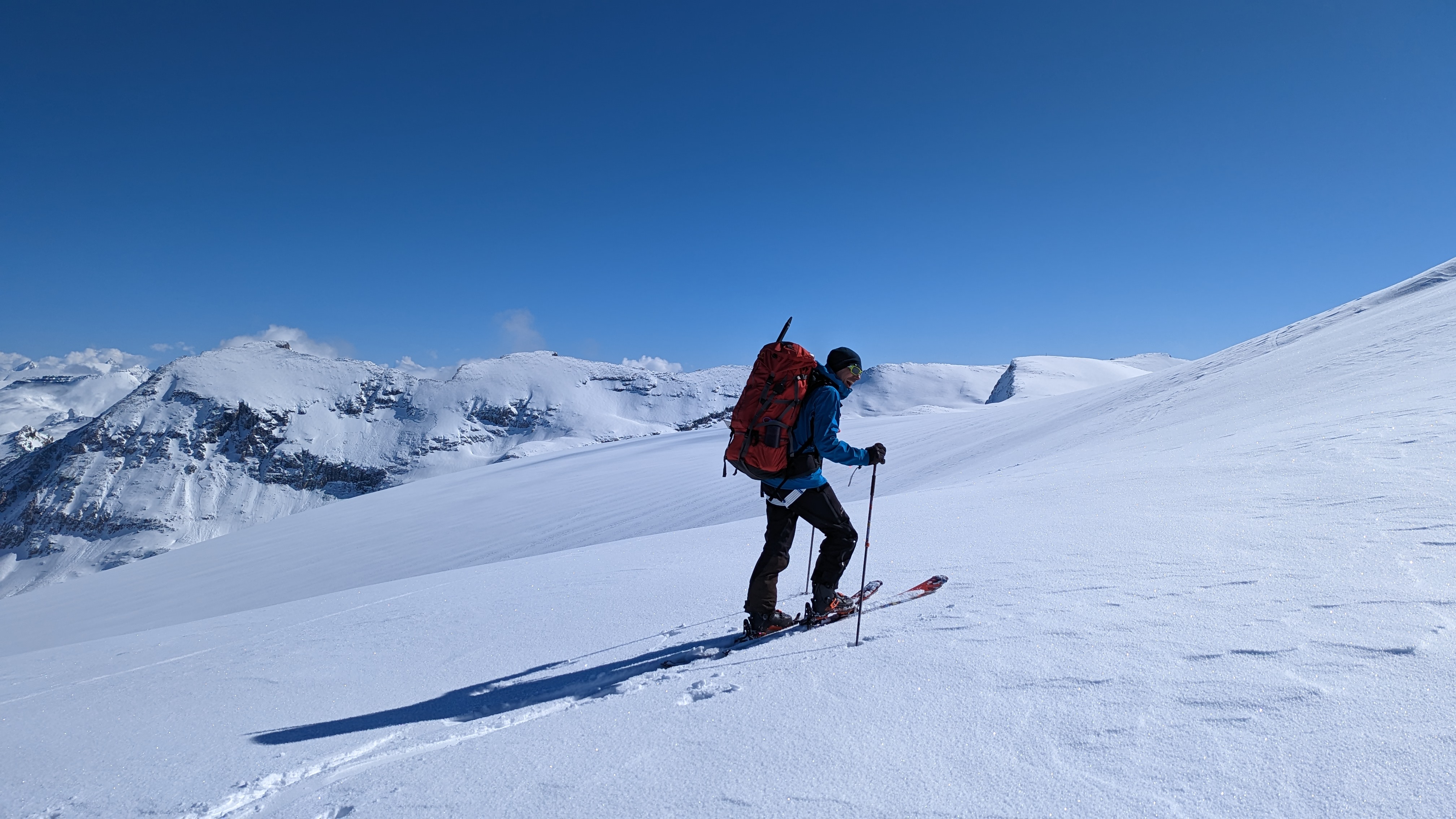 wapta traverse skier